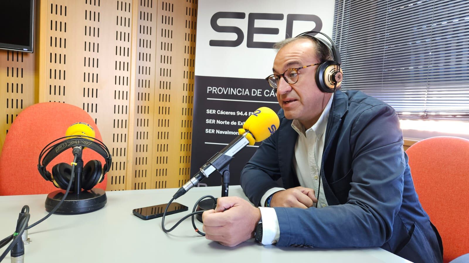 Rafa Mateos, alcalde de Cáceres, en los estudios de SER Cáceres