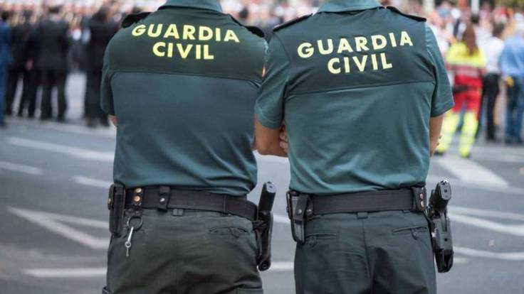 Imagen de archivo de dos agentes de la Guardia Civil