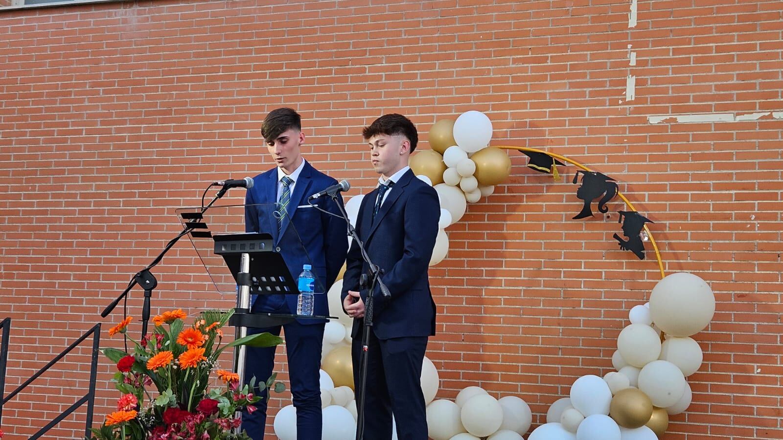 Cristian Medina y José del Moral eran los presentadores del grupo de 2 º de Bachillerato A