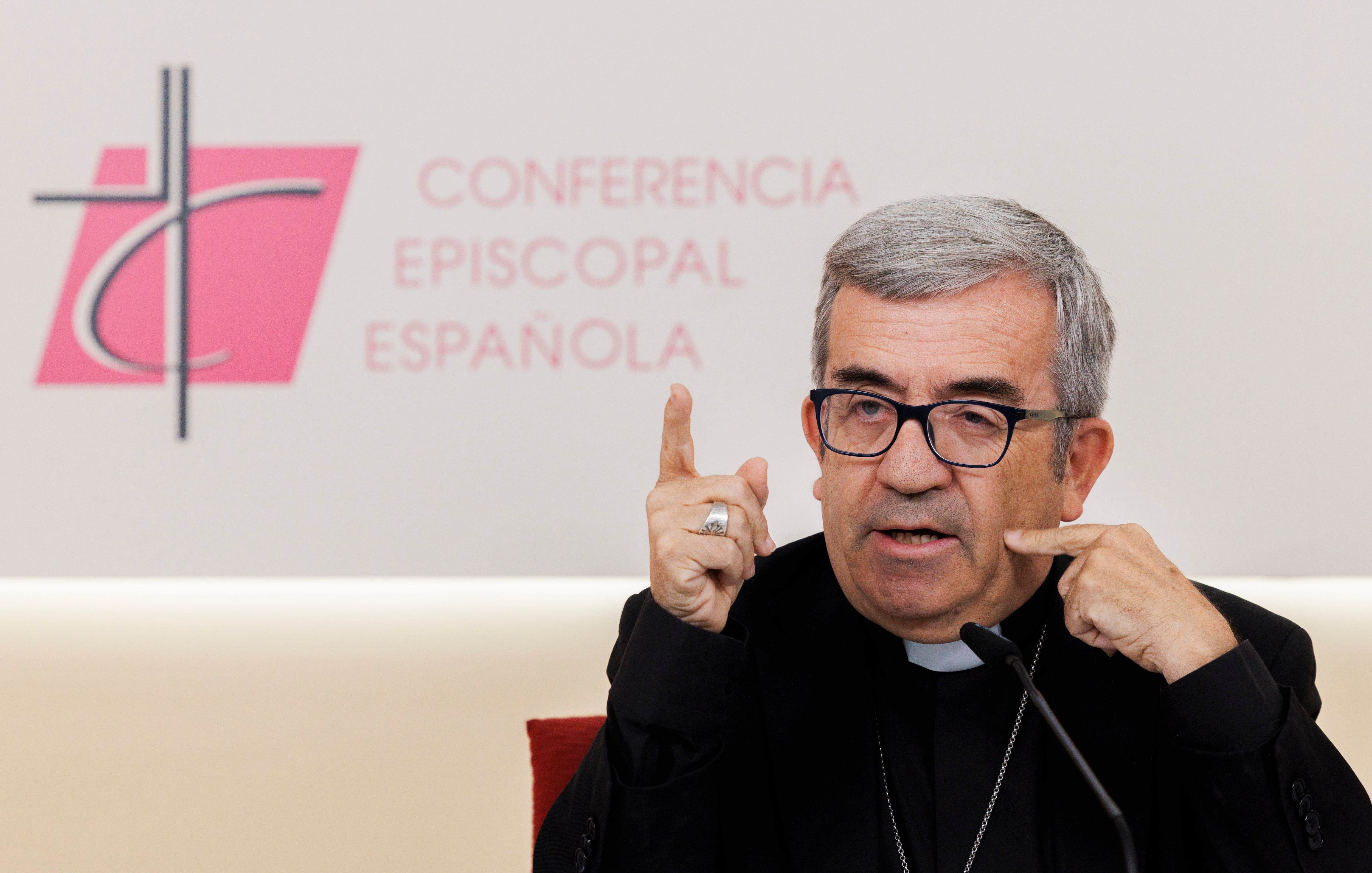 Foto de archivo del arzobispo de Valladolid, Monseñor Luis Argüello, tomada el 29 de septiembre de 2022, durante la rueda de prensa posterior a una reunión de la Comisión Permanente de la Conferencia Episcopal en Madrid.