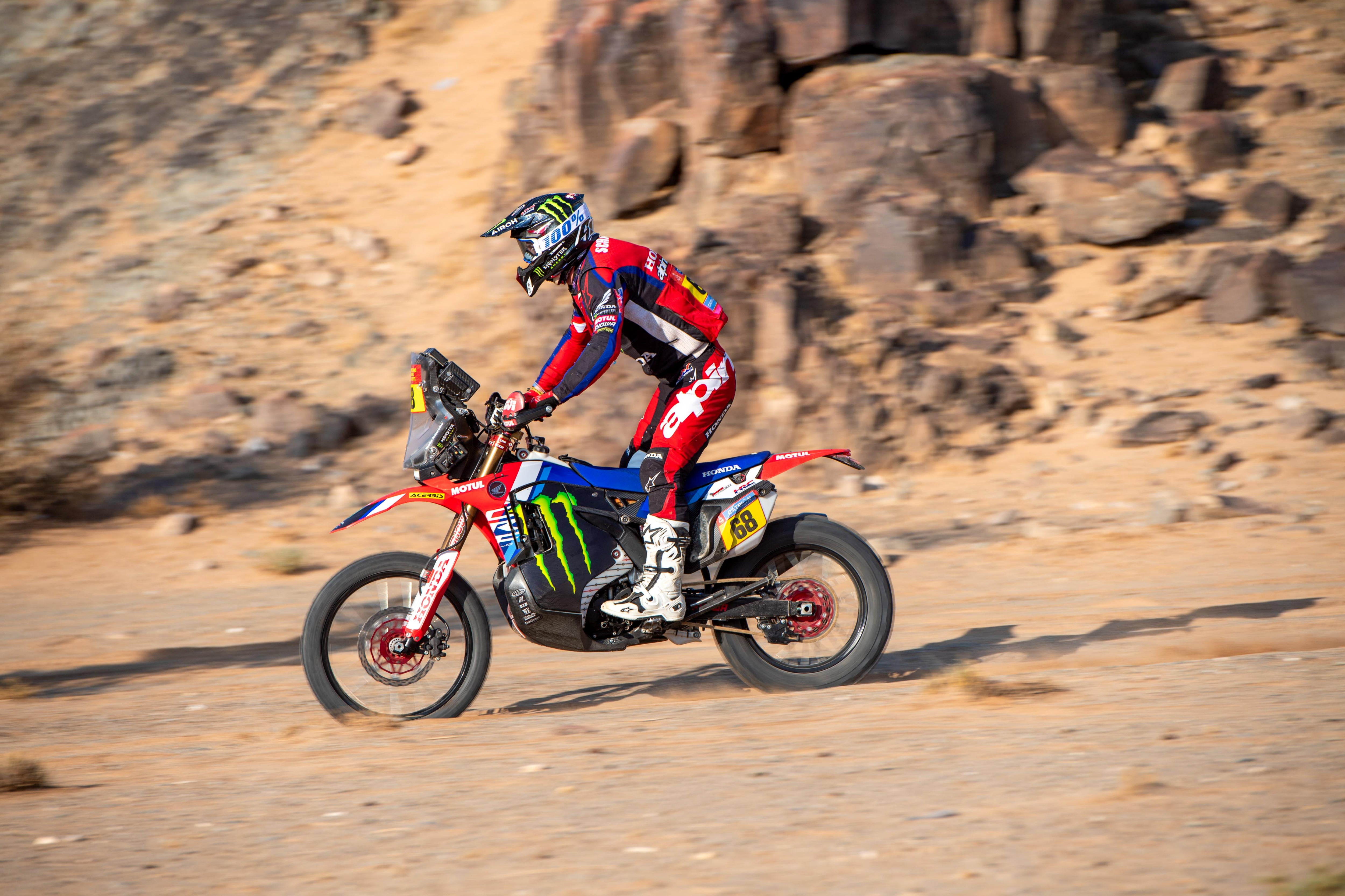 Tosha Schareina en una imagen captada en la octava etapa del Dakar