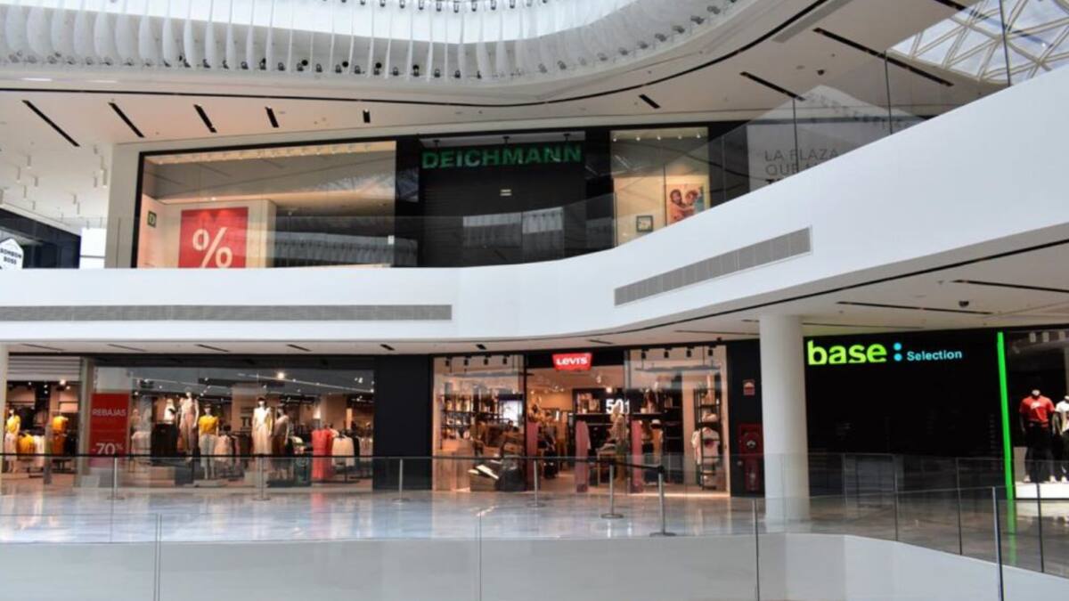 El C.C. Salera inaugura su Nueva Plaza con 16 nuevos establecimientos