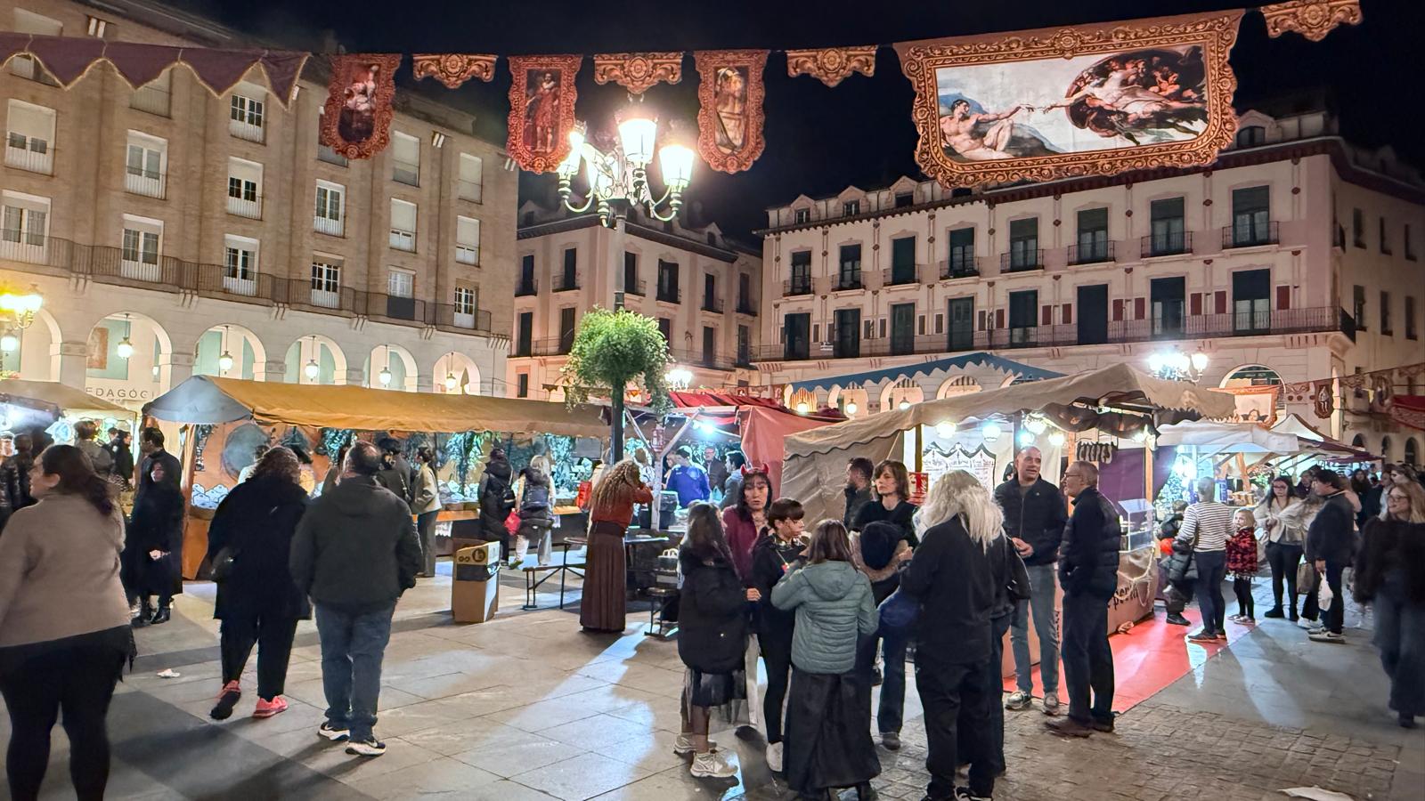 Ambiente nocturno de la Feria del Renacimiento