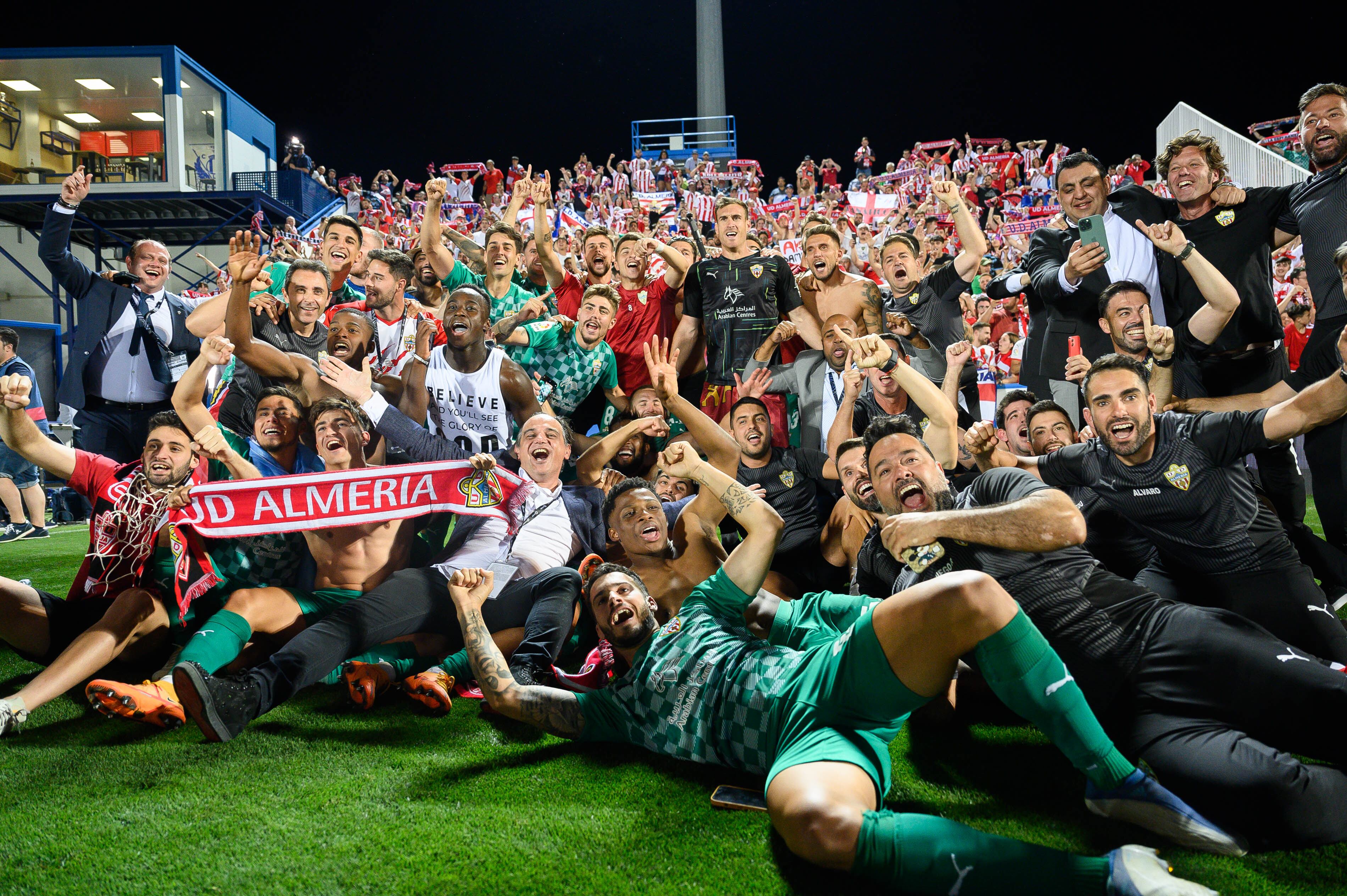 La fiesta del ascenso del Almería en Butarque.