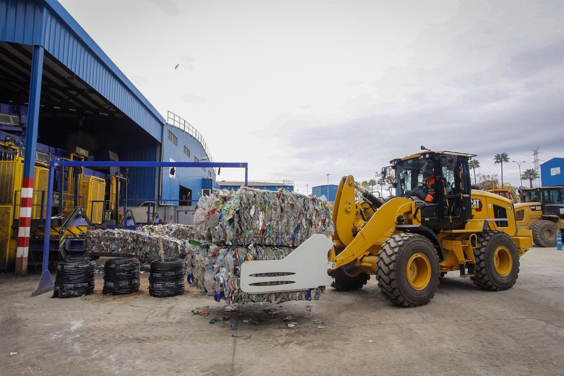 Recogida de residuos en una imagen de archivo.