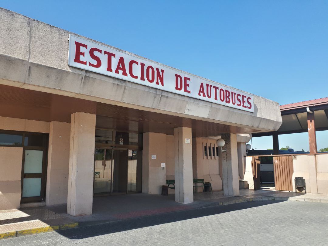 Fachada de la estación de autobuses de Aranda de Duero.