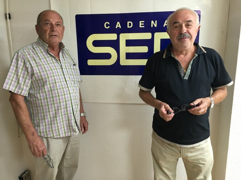 El "grupo de cantores" preparado para interpretar  el Canionero popular de Elda