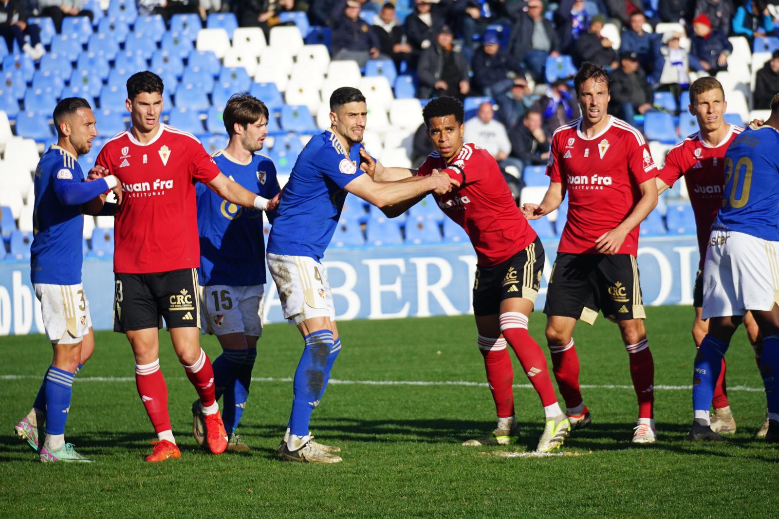 Imagen de archivo del Linares en un partido disputado en Linarejos.
