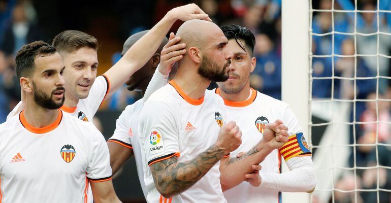 Zaza celebra su primer gol como valencianista