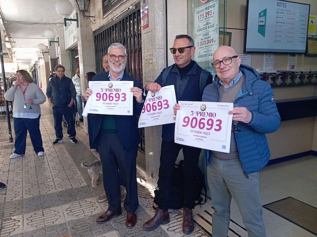 La administración del CC Garden de Alicante reparte 10 millones de euros del Tercer Premio de la Lotería de Navidad