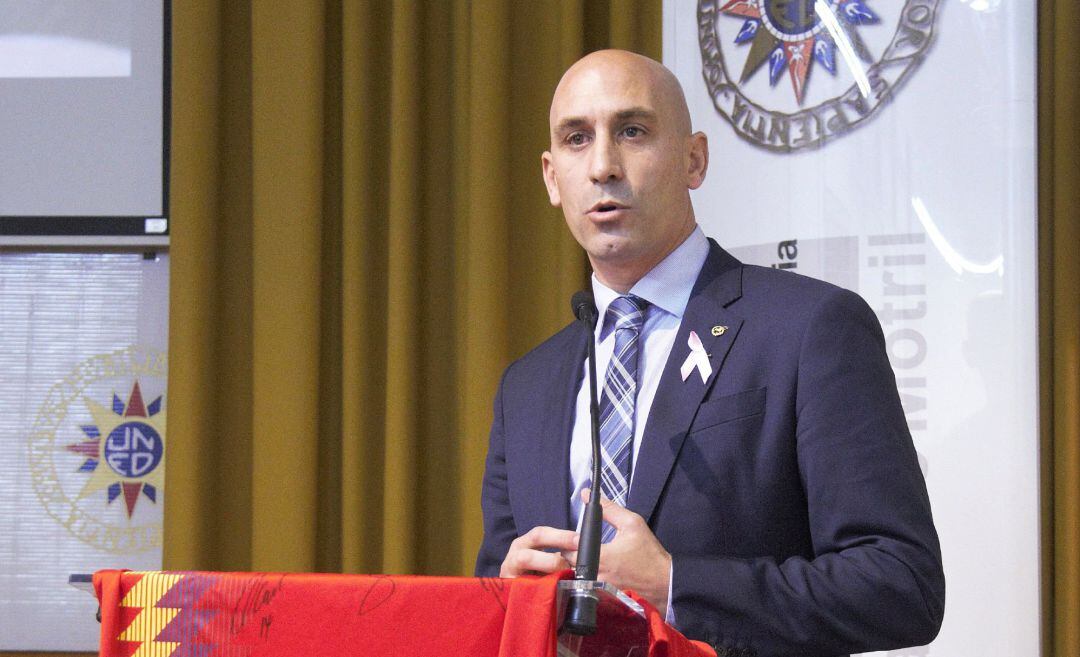 El presidente de la Federación Española de Fútbol, Luis Rubiales, durante la inauguración del curso académico de la Universidad Nacional de Educación a Distancia (UNED).