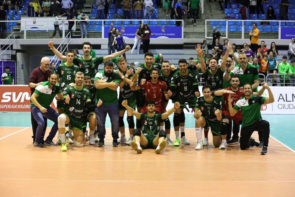 Unicaja Costa de Almería gana por la vía rápida de nuevo a UPV Léleman Conqueridor tras hacer un primer set perfecto.