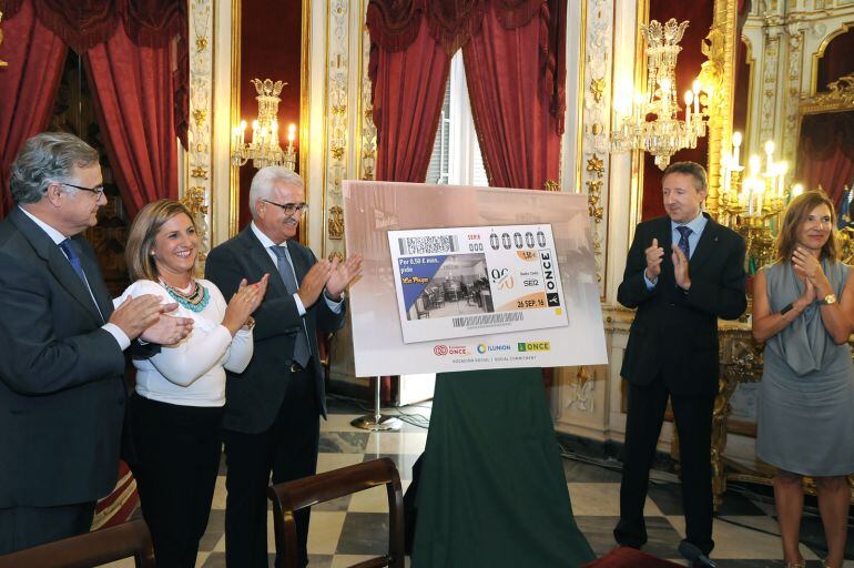 Cupón de la ONCE dedicado al 90 aniversario de Radio Cádiz