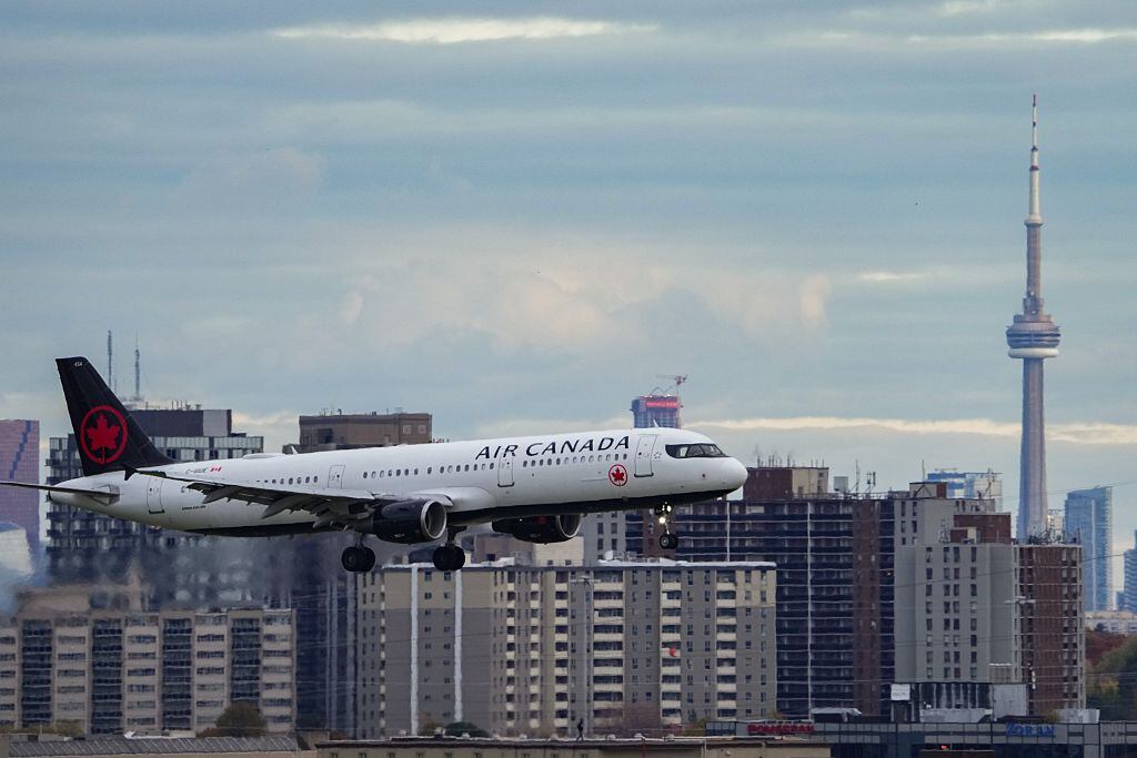 Airbus A321 de Air Canada Airbus A321 aterrizando en el aeropuerto internacional de Toronto