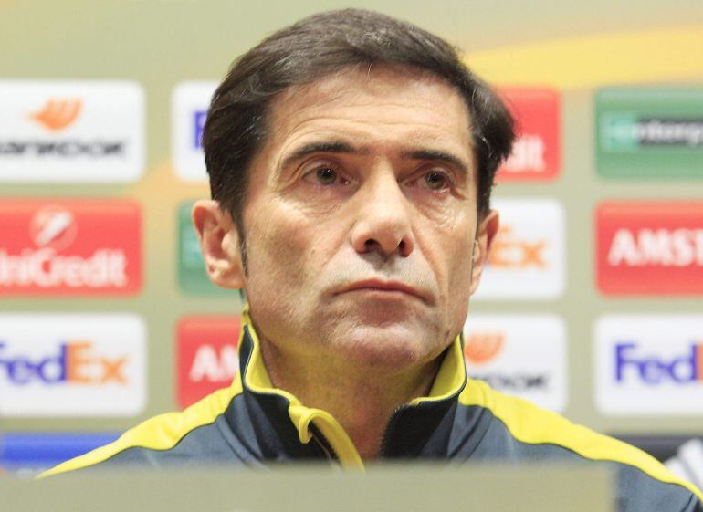 El entrenador del Villarreal, Marcelino Garc&iacute;a Toral, da una rueda de prensa en Pilsen, Rep&uacute;blica Checa,