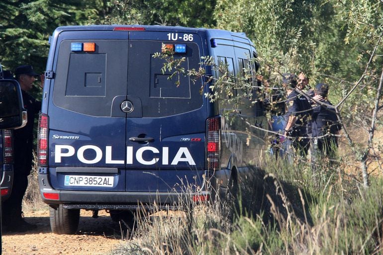 Las Fuerzas de Seguridad del Estado han centrado la investigación para tratar de localizar a la peregrina estadounidense Denise Pikka Thiem, desaparecida desde abril, entre las localidades de Castrillo de los Polvazares y Santa Catalina de Somoza, y conti