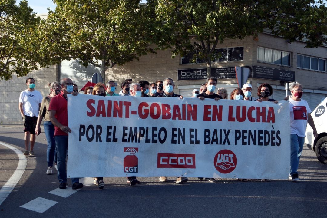 Protestes durant la vaga dels treballadors de Sant Gobain, a l&#039;Arboç del Penedès.