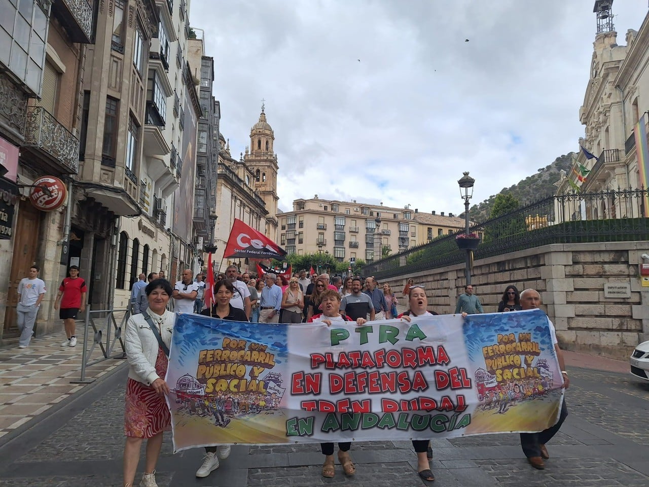 Manifestación en defensa del ferrocarril en Jaén.