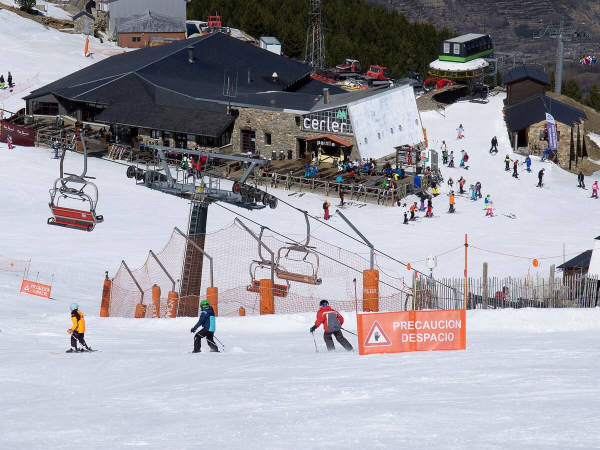 Los vecinos de Cerler que cedieron terreno para construir la estación siguen esperando la compensación