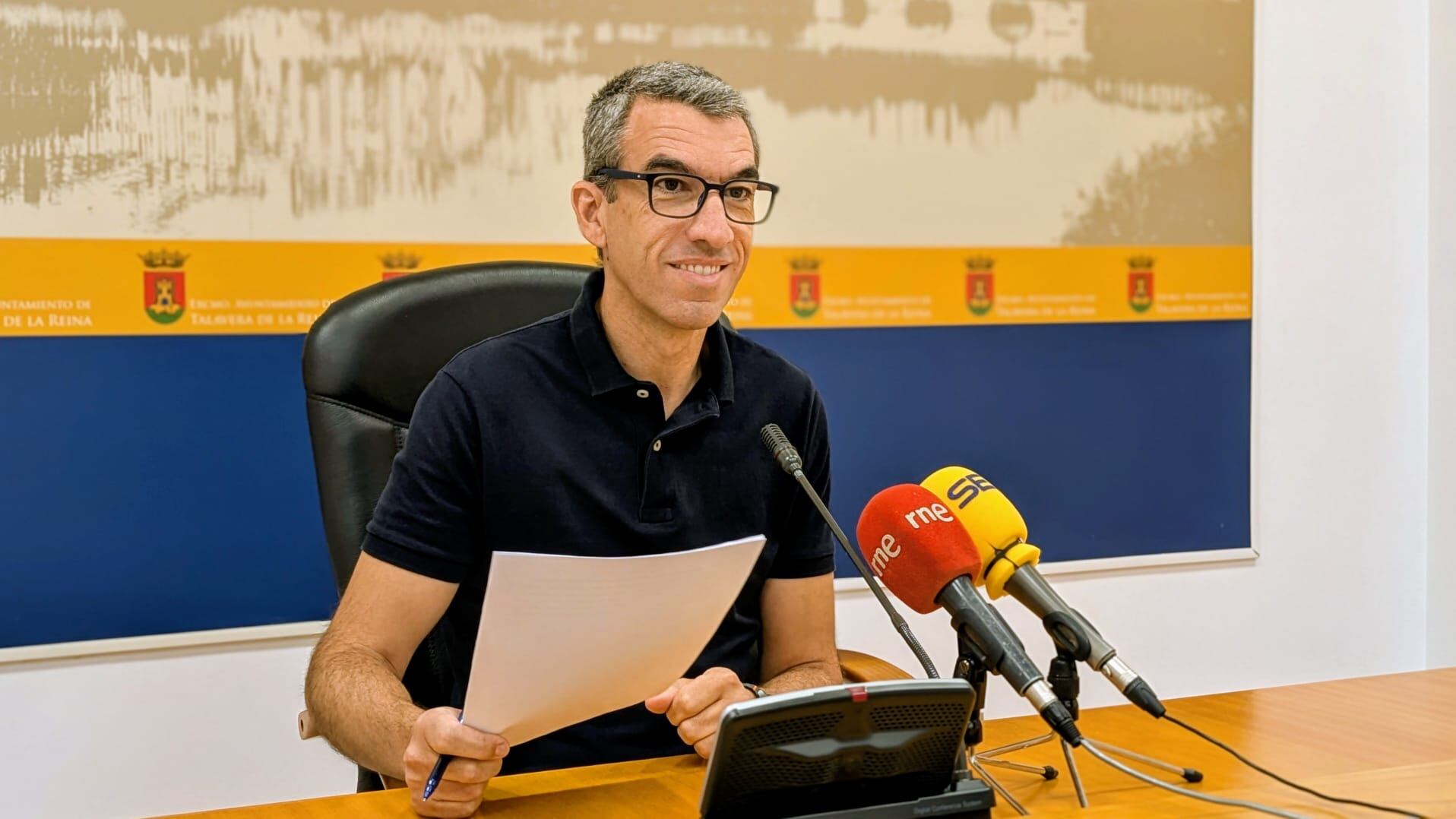 Luis Enrique Hidalgo, portavoz del PSOE de Talavera, en rueda de prensa