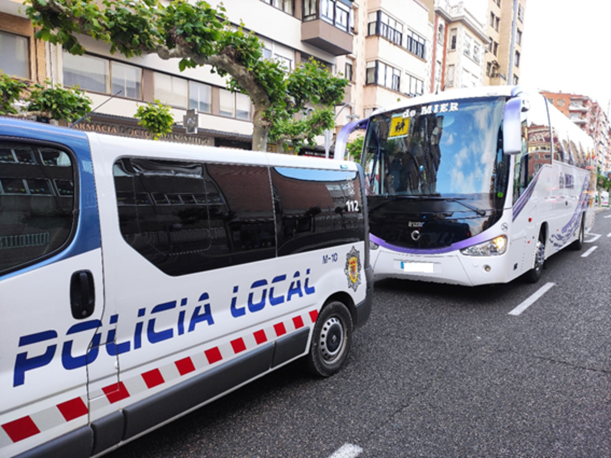 La Policía Local de Palencia detecta 24 irregularidades en la campaña de transporte escolar y menores