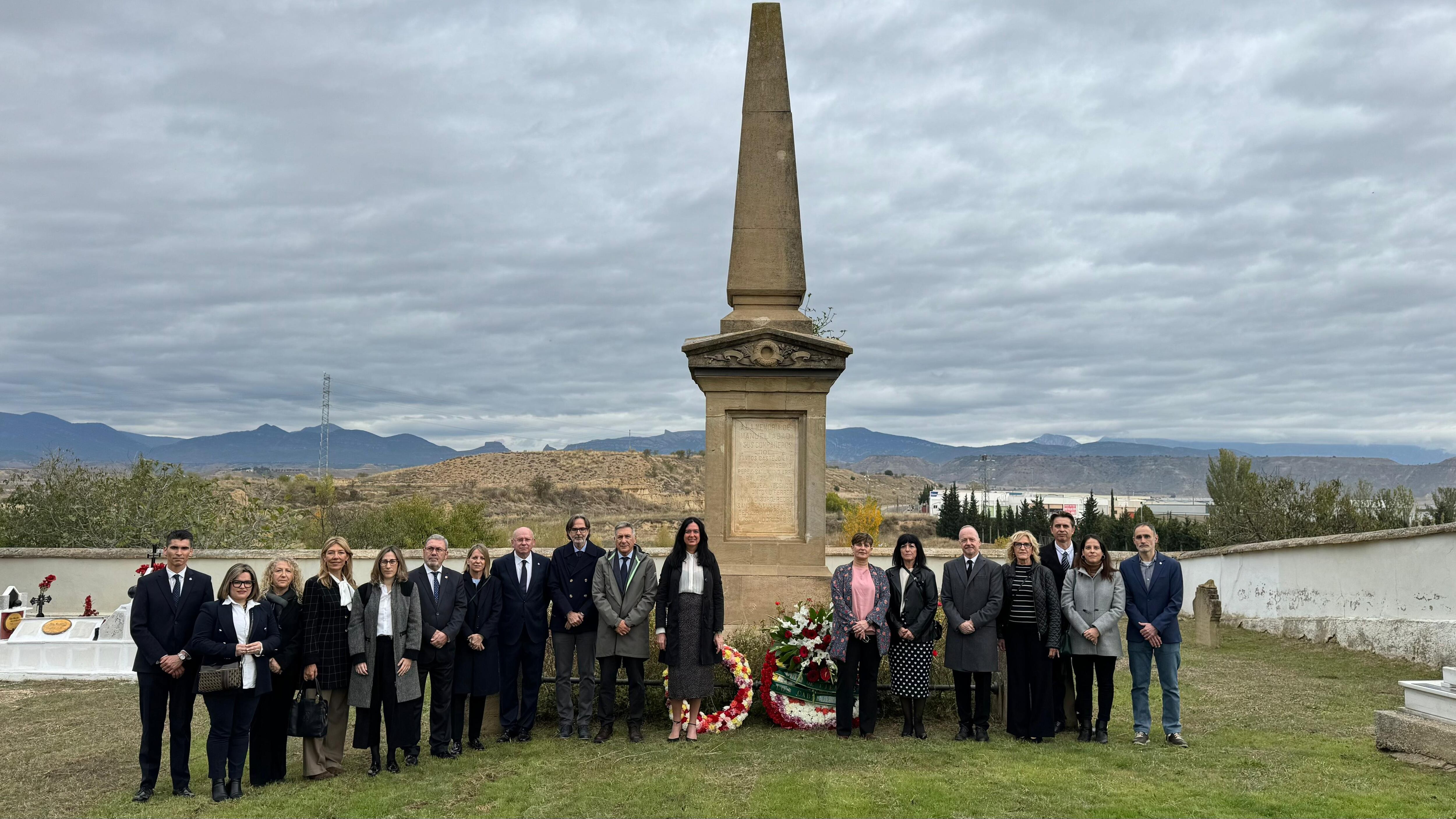 Homenaje a Manolín Abad en el cementerio de las Mártires