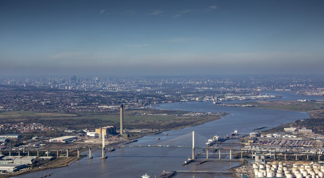 Fotografía aérea, realizada en octubre de 2018, del río Támesis desde el puente Queen Elizabeth II, a unos 29 kilómetros de Londres.