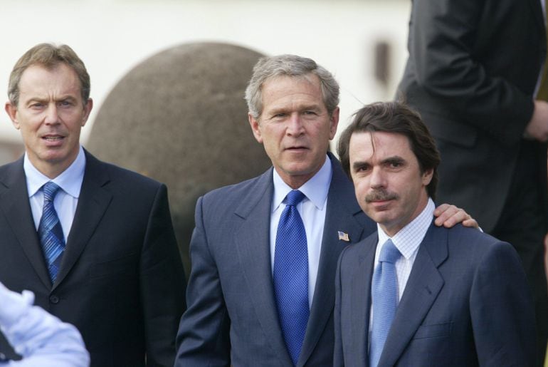 Tony Blair, George Bush y José María Aznar, en la famosa foto de las Azores