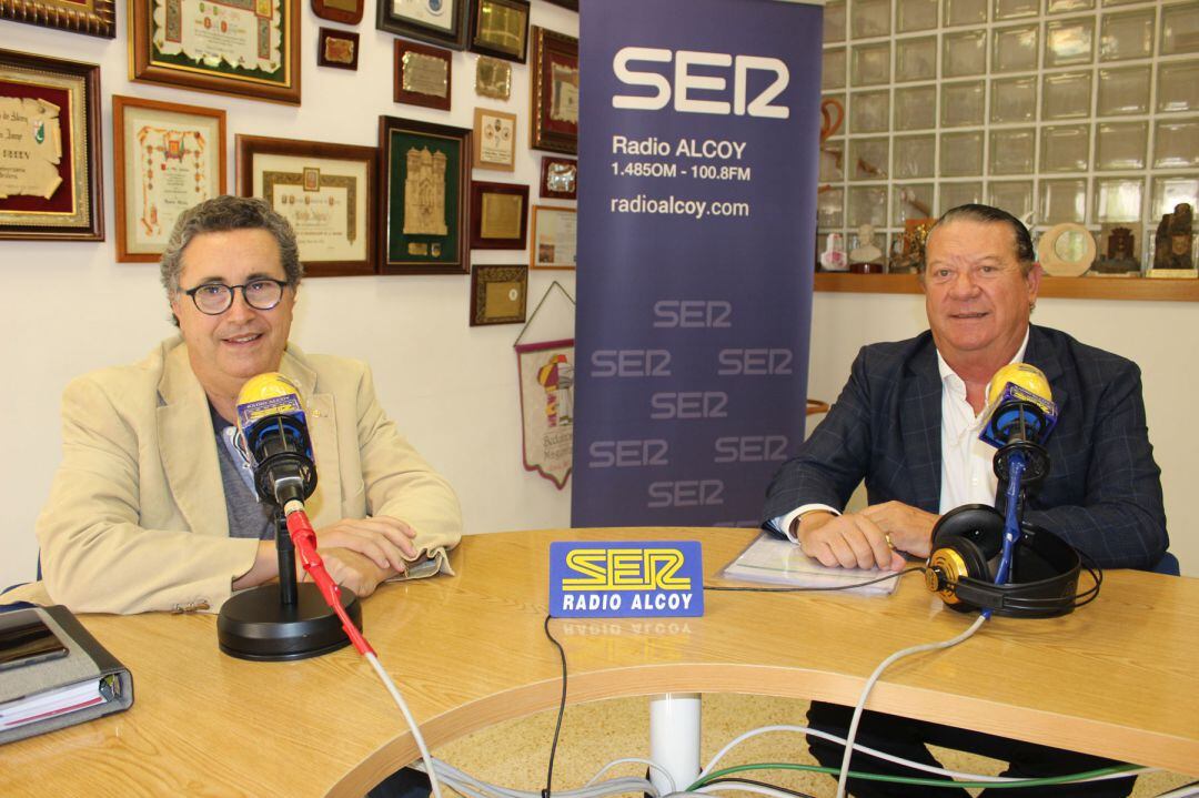 Fernando Villanueva y Jorge Vaquer en los estudios de Radio Alcoy