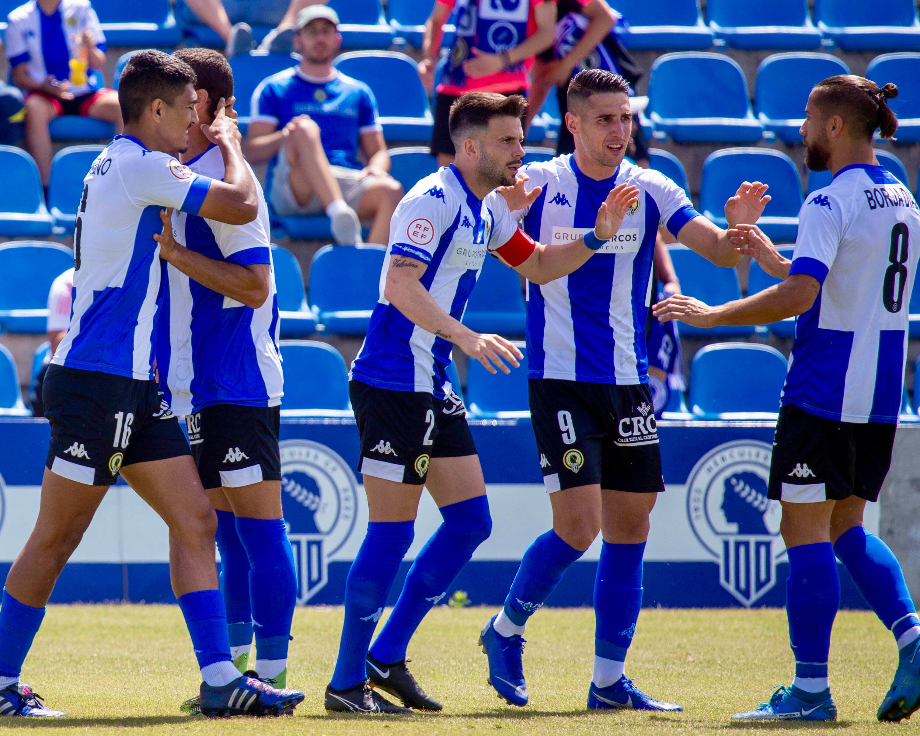 Los jugadores del Hércules celebran un gol en el Rico Pérez