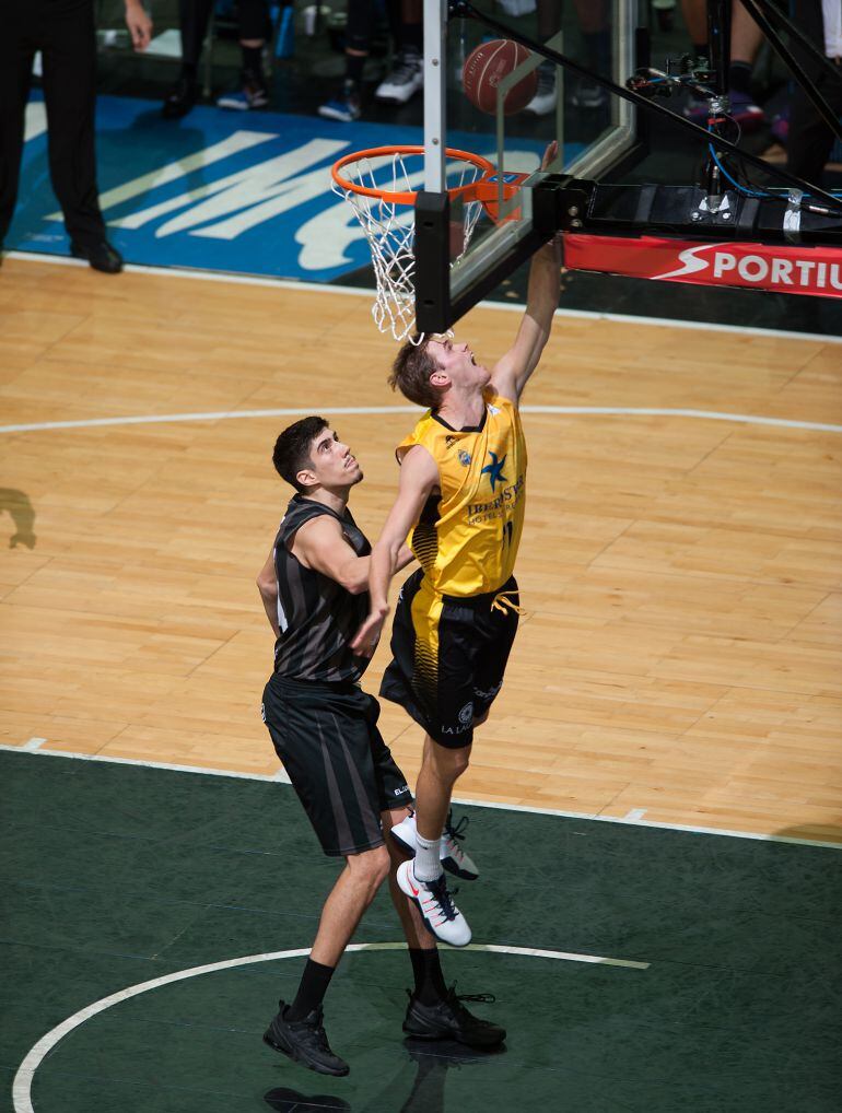 Will Hanley hizo un buen partido en Miribilia