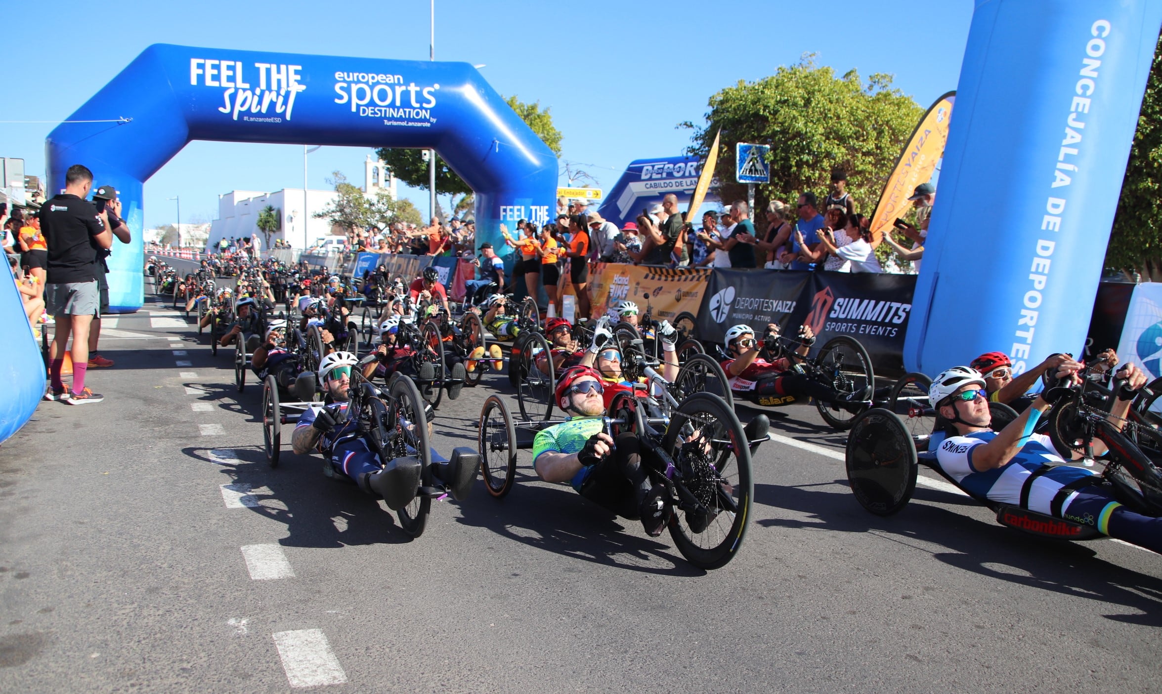 Participantes en la XIV Vuelta a Playa Blanca Handbike.