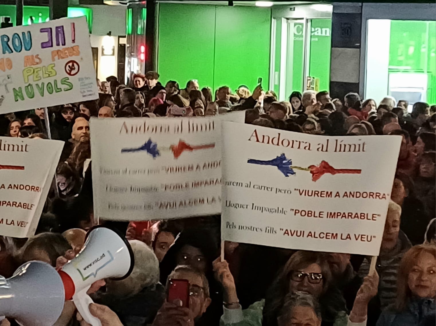 Un instant de l&#039;última concentració per l&#039;habitatge.