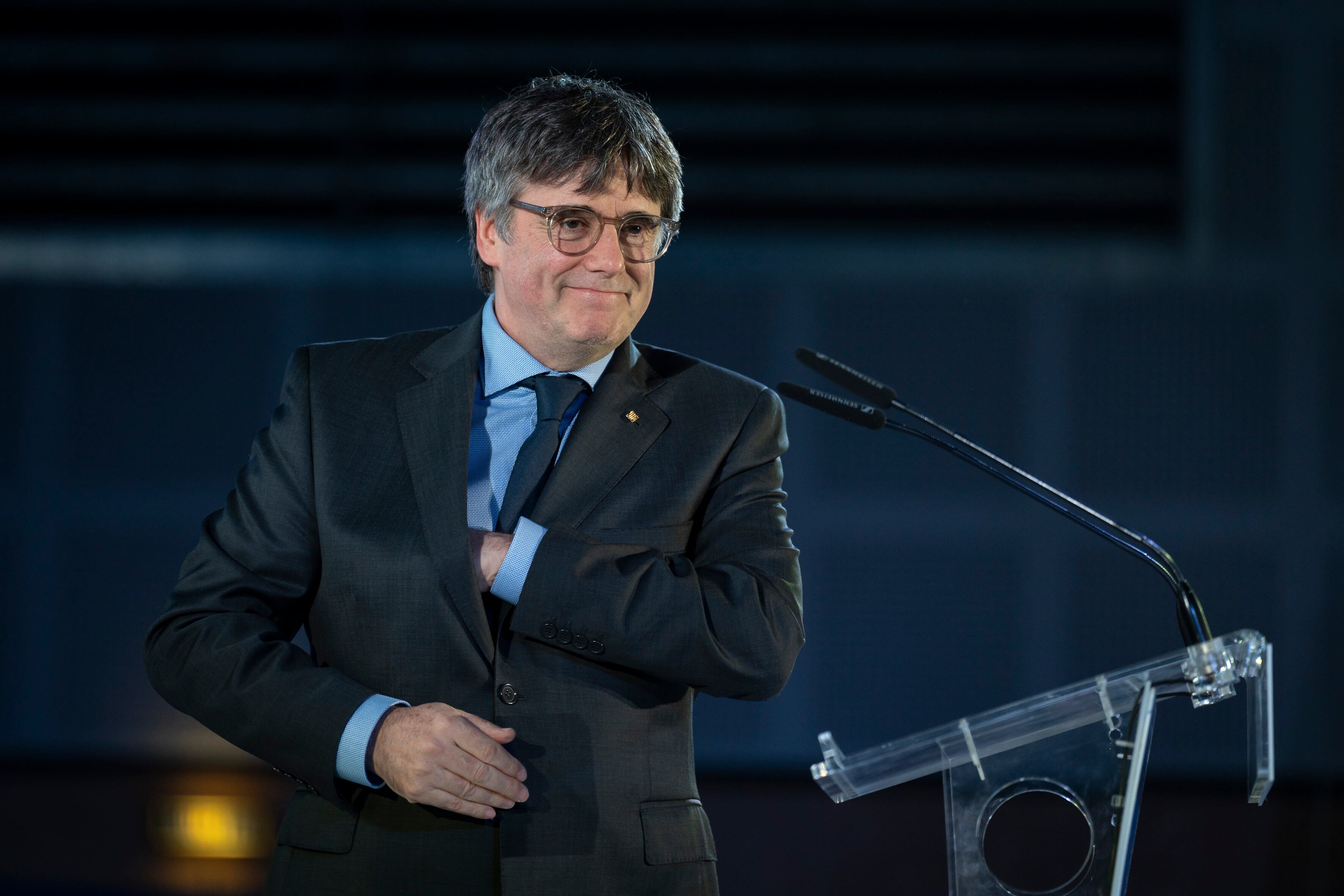 ARGELÈS-SUR-MER (FRANCIA), 27/04/2024.-El expresident y cabeza de lista de JxCat para el 12M, Carles Puigdemont, protagoniza este sábado en Argelers Sur Mer (Francia) un mitin de su partido. EFE/David Borrat.
