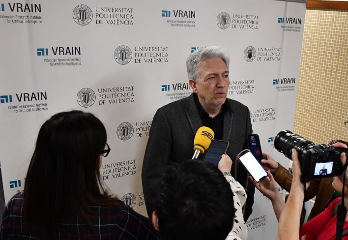 Vicente Botti en el Campus d&#039;Alcoi de la UPV en una jornada de Inteligencia Artificial