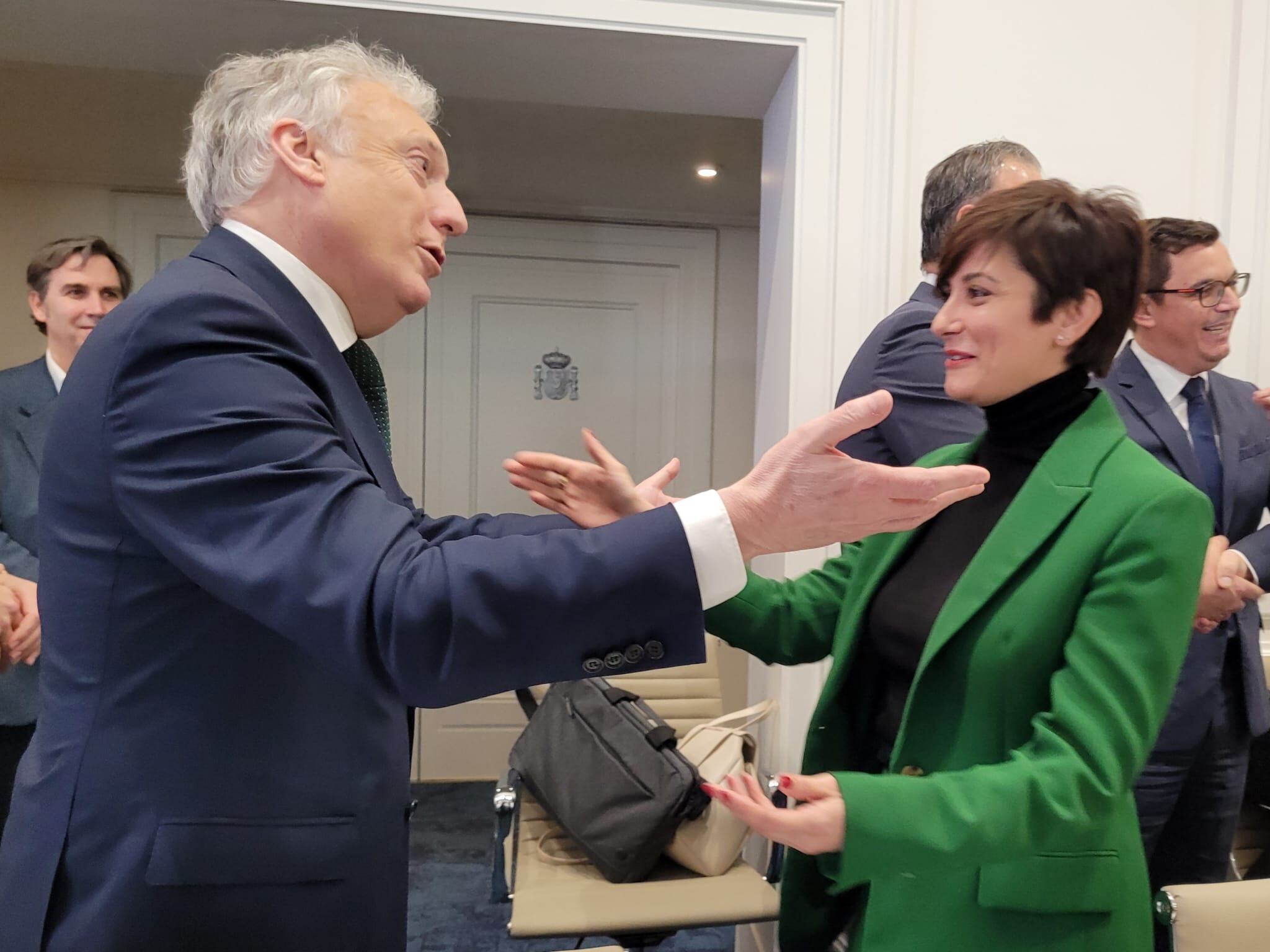 El consejero de Vivienda, Octavio López y la ministra de Vivienda, Isabel Rodríguez