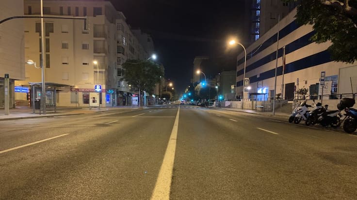 Reportaje: Una noche en Cádiz durante el toque de queda