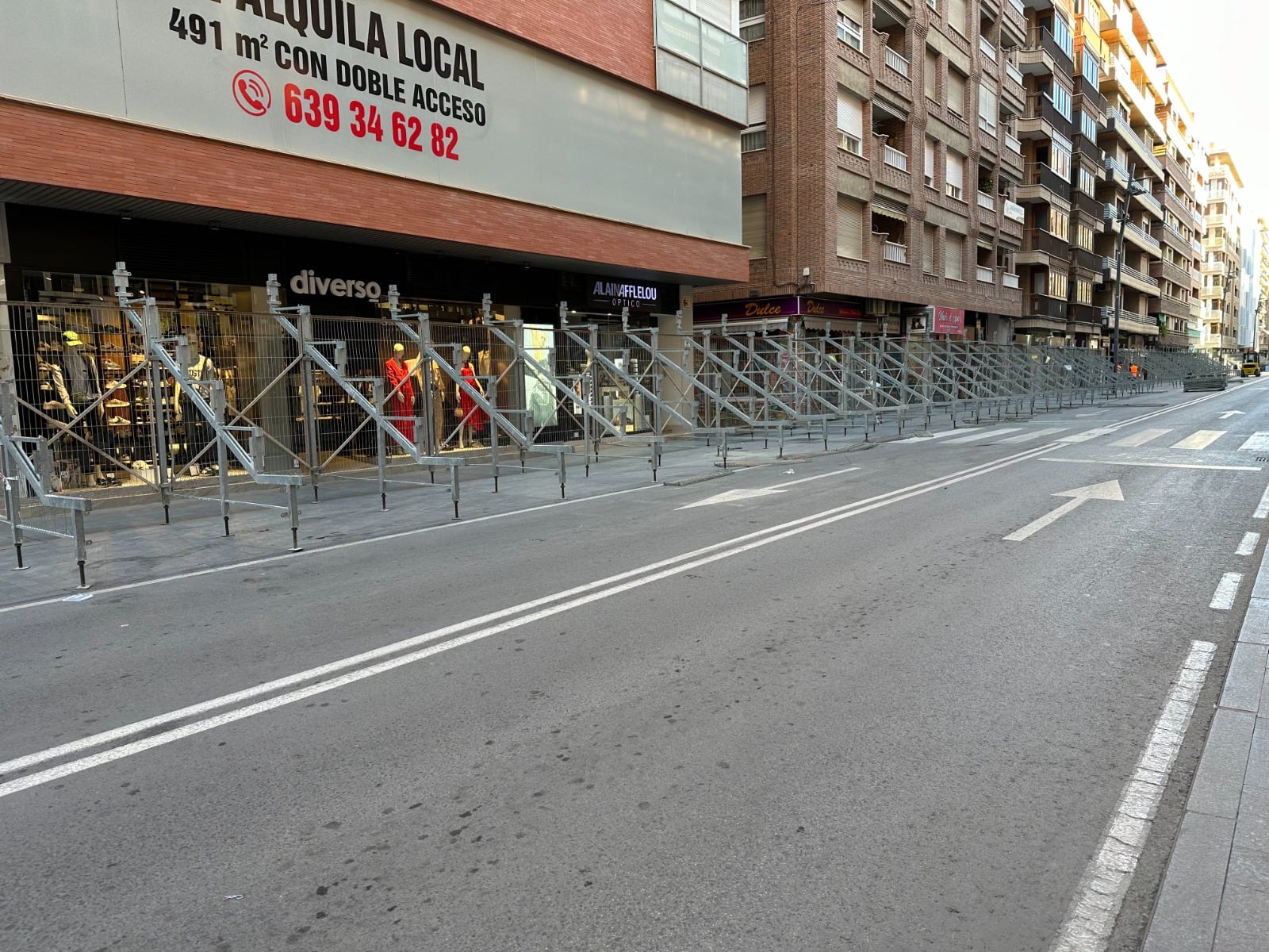 Montaje de las tribunas de la Semana Santa de Lorca