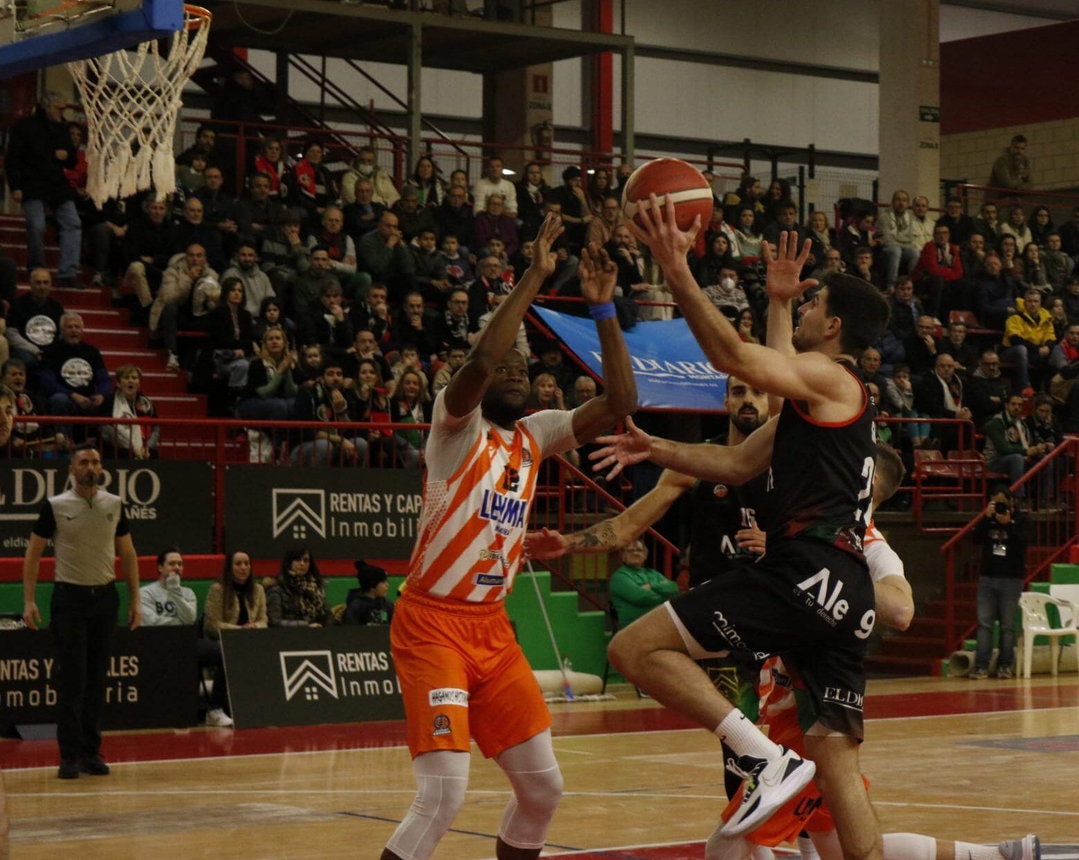 Alega Cantabria - Coruña el pasado fin de semana en el Vicente Trueba