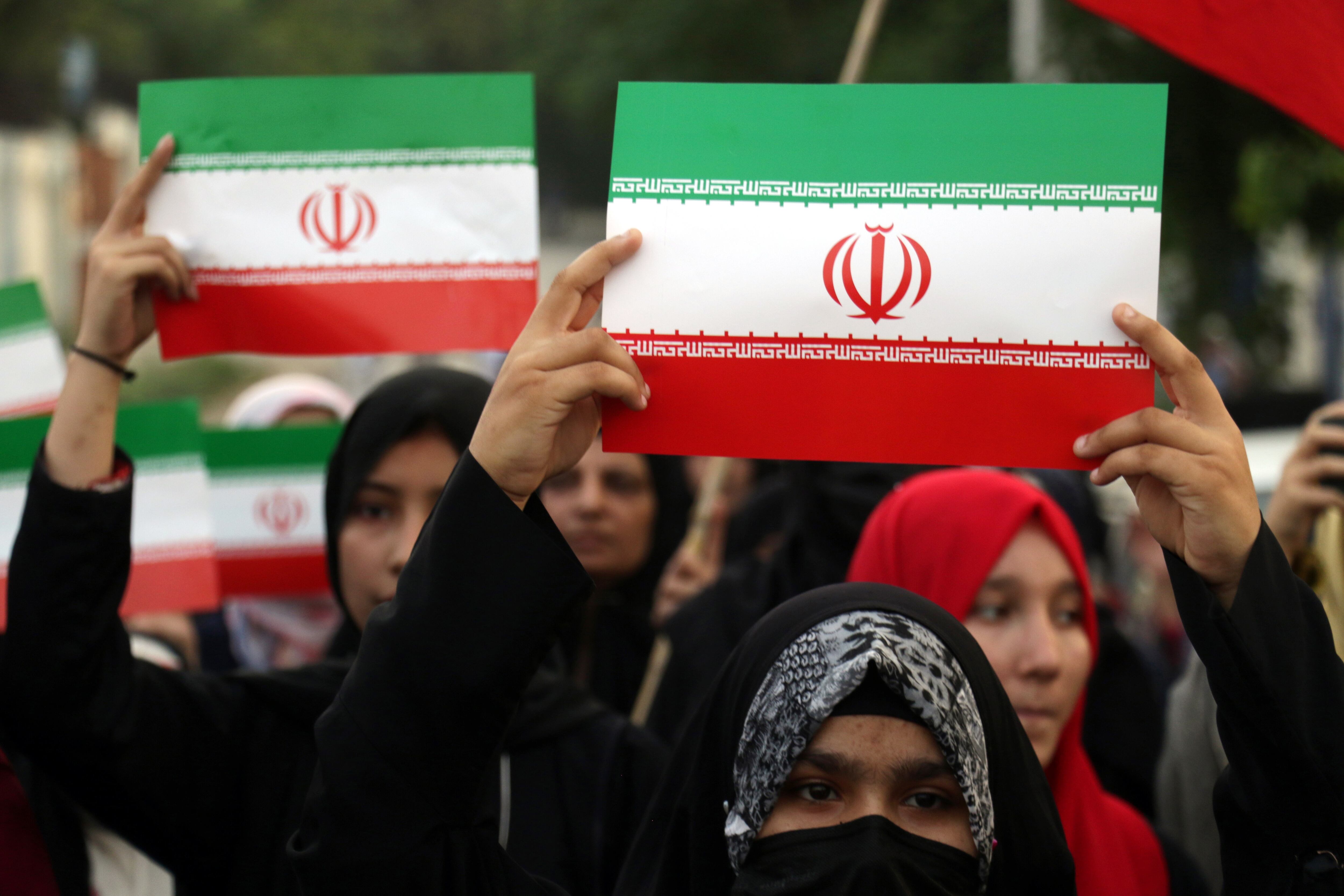 Musulmanes pakistaníes en una manifestación de respaldo a Irán en Islamabad