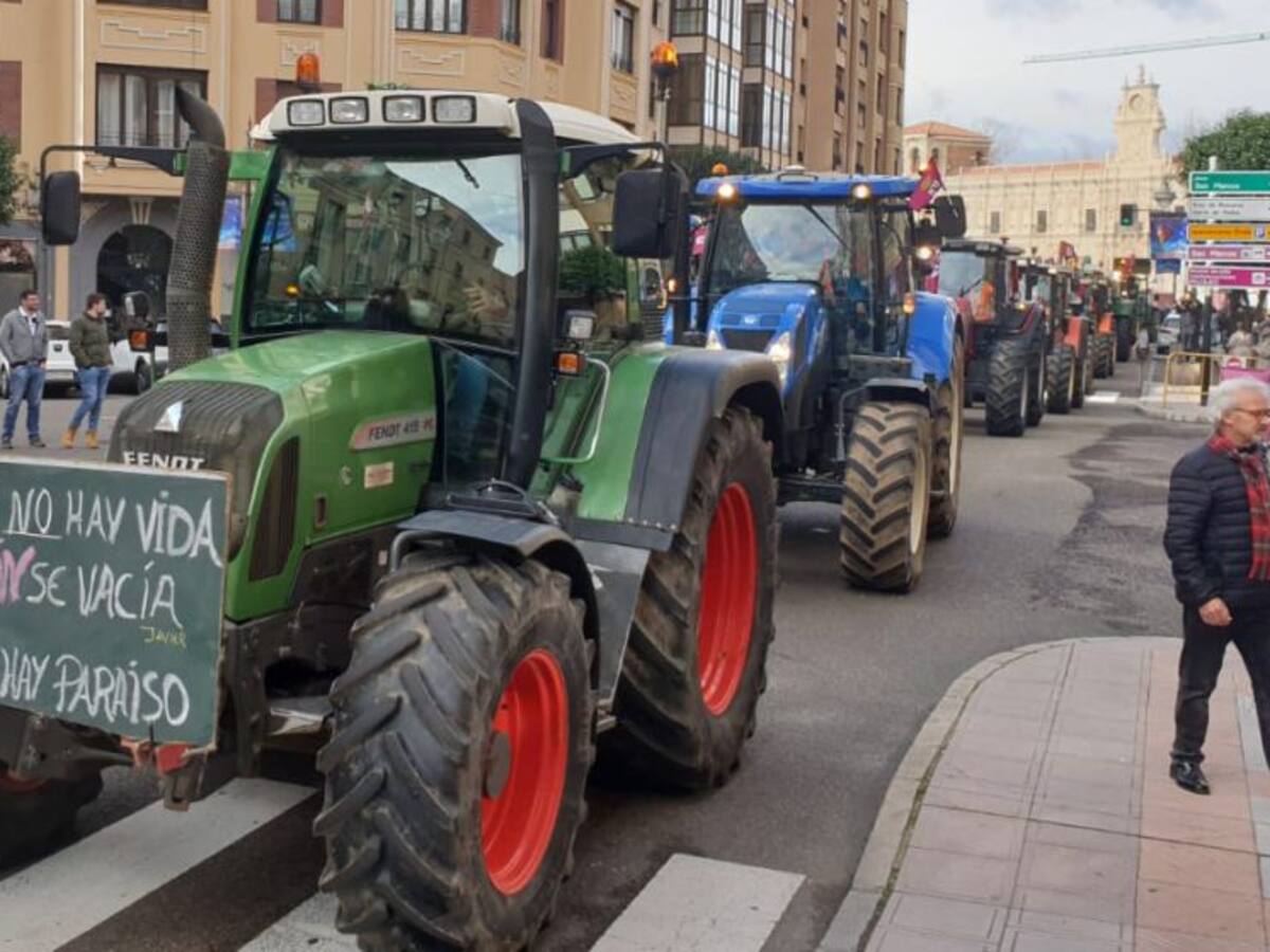 El campo leonés prepara una gran tractorada para este viernes