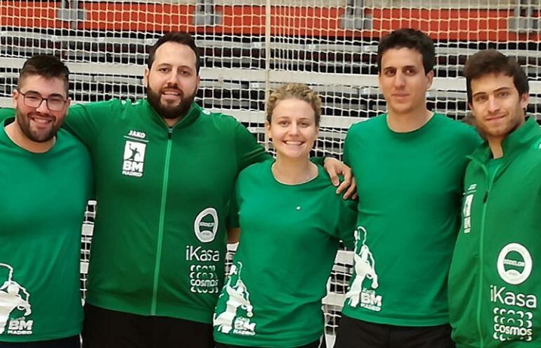 Nacho Moyano (2º por la izq) junto a sus compañeros en el club madrileño.