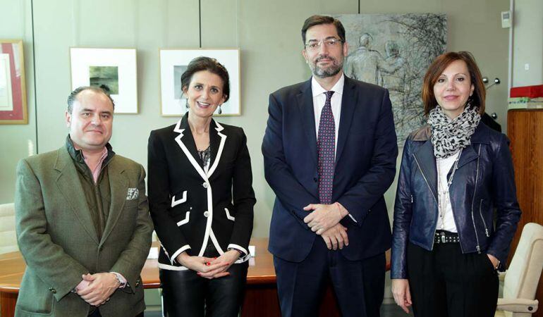 Un acuerdo que ha sido rubricado por José Manuel Martínez Benavides, responsable de Forenex; Mar Rodríguez, la concejala de Deportes; Ignacio Ardila, presidente del Alcobendas Rugby y patrono de Fundal, y Mayte Pinto, directora gerente de la Fundación