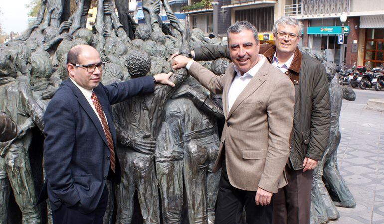 El president d'UDC a Tarragona, Josep Maria Prats; el portaveu de CiU, Albert Abelló, i el president del comitè local de CDC, Jordi Sendra. 