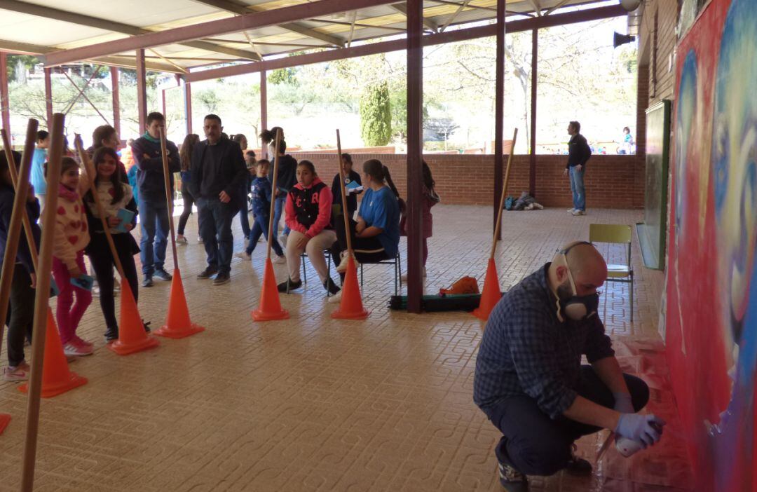 Imatge d&#039;arxiu corresponent a una jornada sobre diversitat i escola al CEIP La Solana 