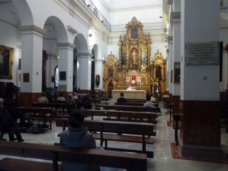 Fieles en una eucaristía en el santuario de la Inmaculada.