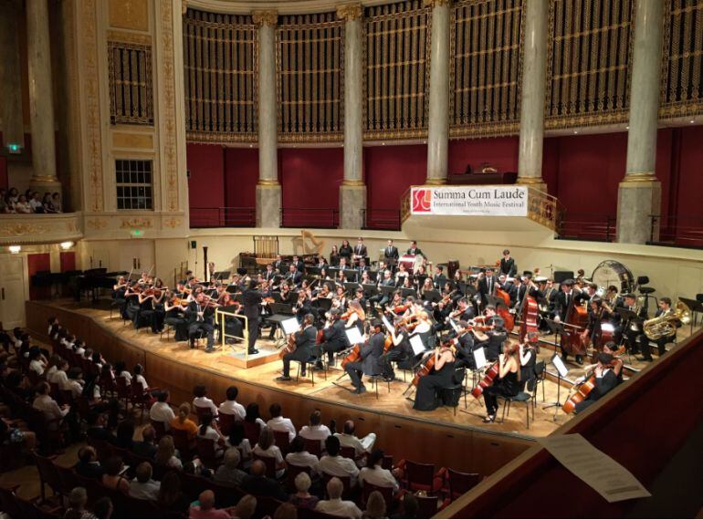 Actuación de la Orquesta de Jóvenes de la Provincia de Alicante en el Festival Summa Cum Laude