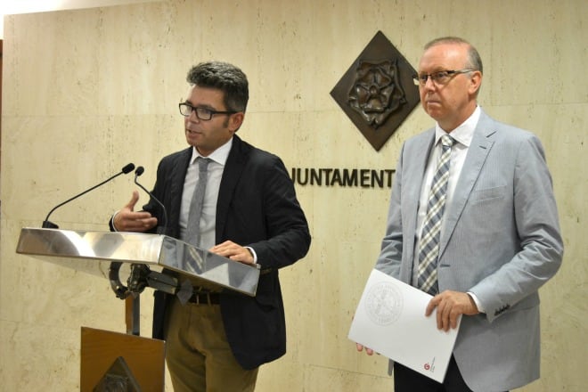 El regidor d&#039;Empresa i Ocupació, Marc Arza, i el president de la Cambra de Comerç de Reus Isaac Sanromà