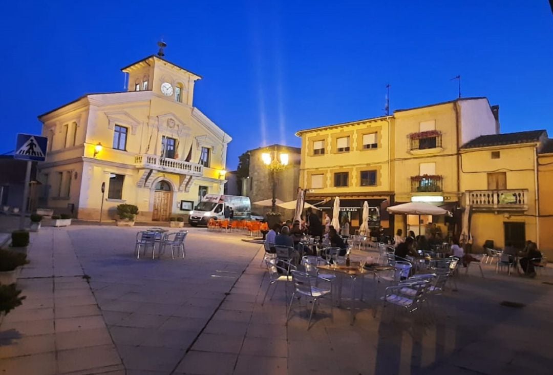 La Plaza del Ayuntamiento de Villanueva de Gumiel.