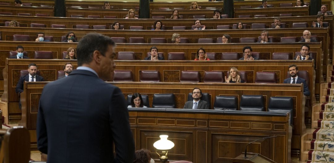 El presidente del Gobierno, Pedro Sánchez, interviene en el pleno del Congreso de los Diputados.